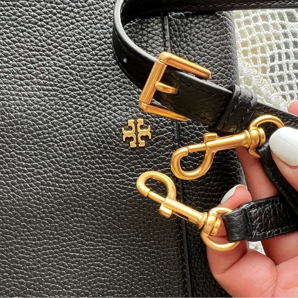 Brand New Tory Burch Blake Black Pebbled Leather Flap Crossbody - Picture 2 of 8